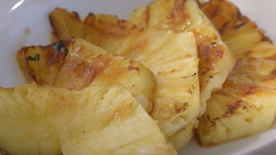 Grilovaný ananas v třtinovém cukru