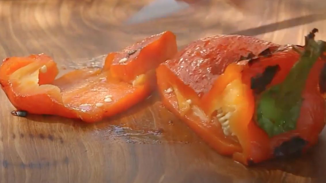Jak oloupat grilovanou papriku?