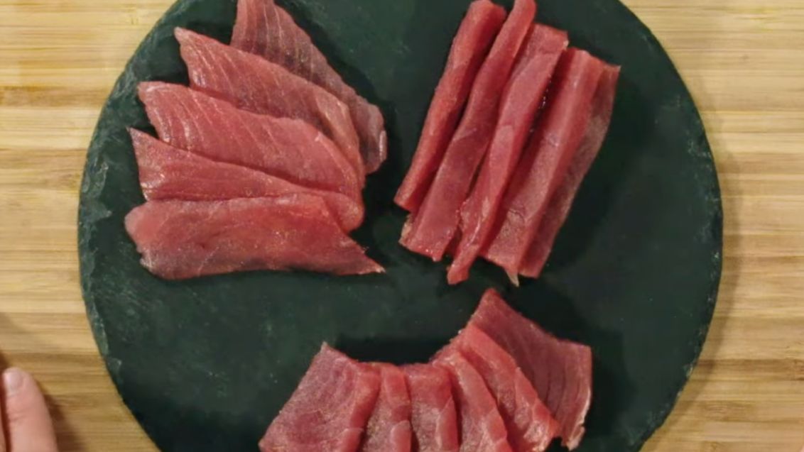 Sushi – jak naporcovat tuňáka