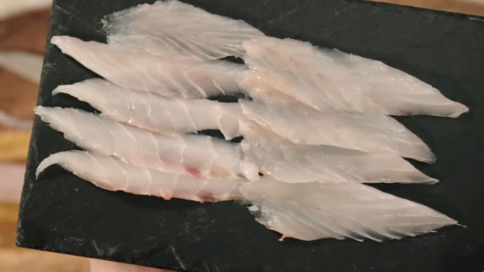 Sushi – jak naporcovat mořského vlka