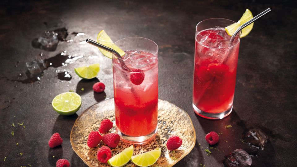 Malinový koktejl s růžovým ginem