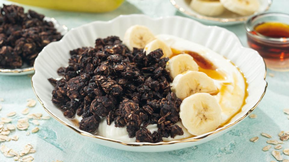 Domácí křupavé banánovo-čokoládové müsli