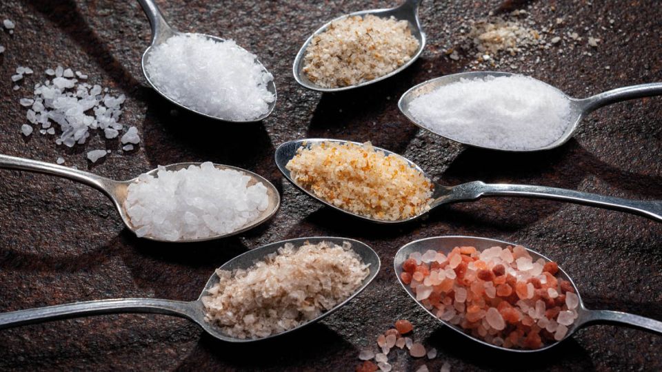Sůl v kuchyni: Od himalájského podkladu po solný květ