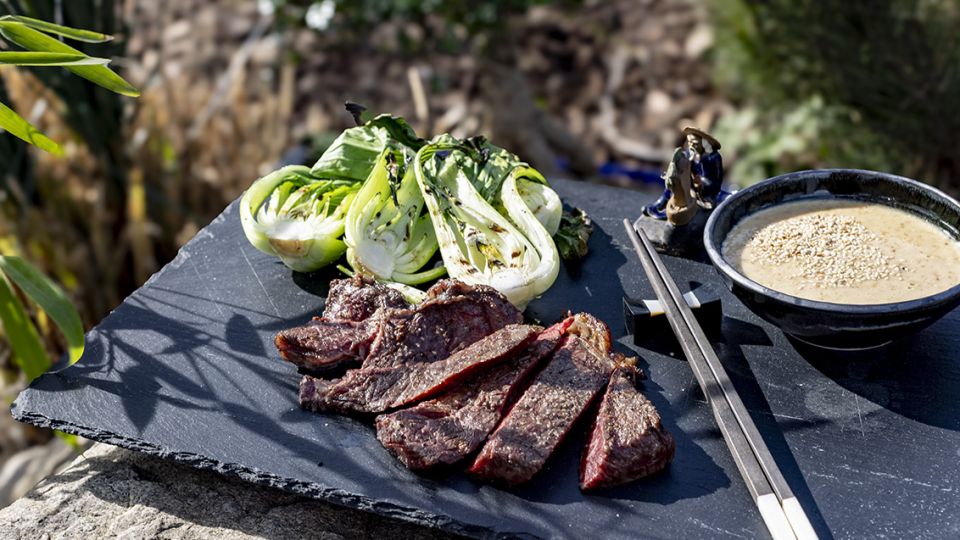Grilovaný wagyu steak s pak choi