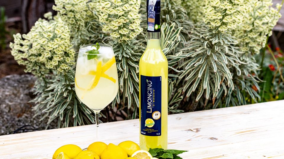 Limoncello spritz