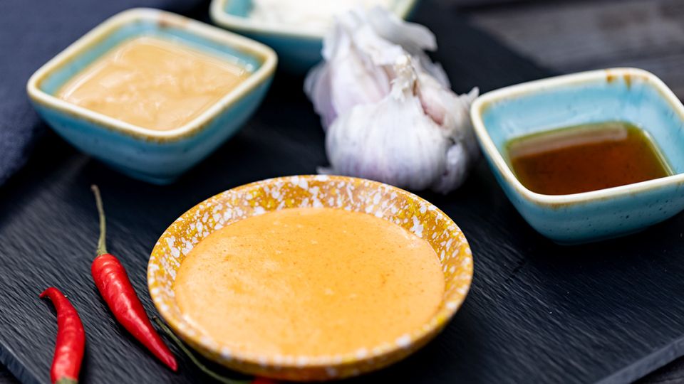 Sriracha–arašídová majonéza