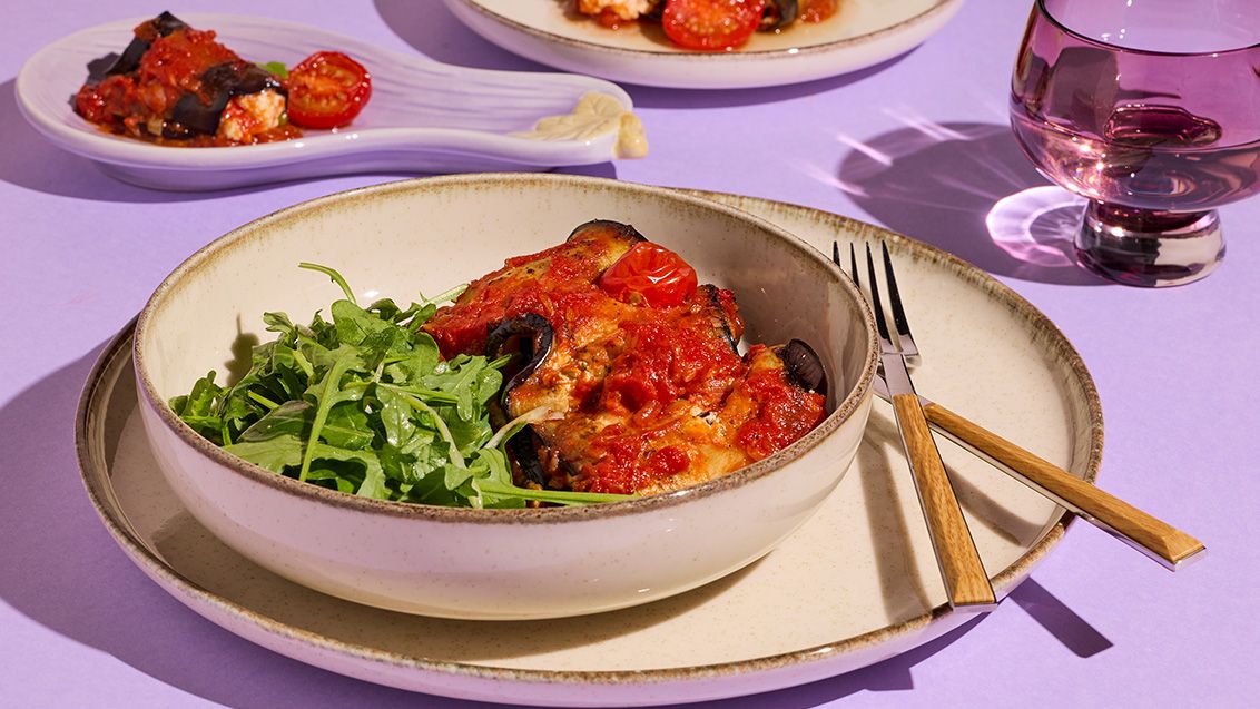 Lilkové rolky s řeckým sýrem, olivami a rajčaty