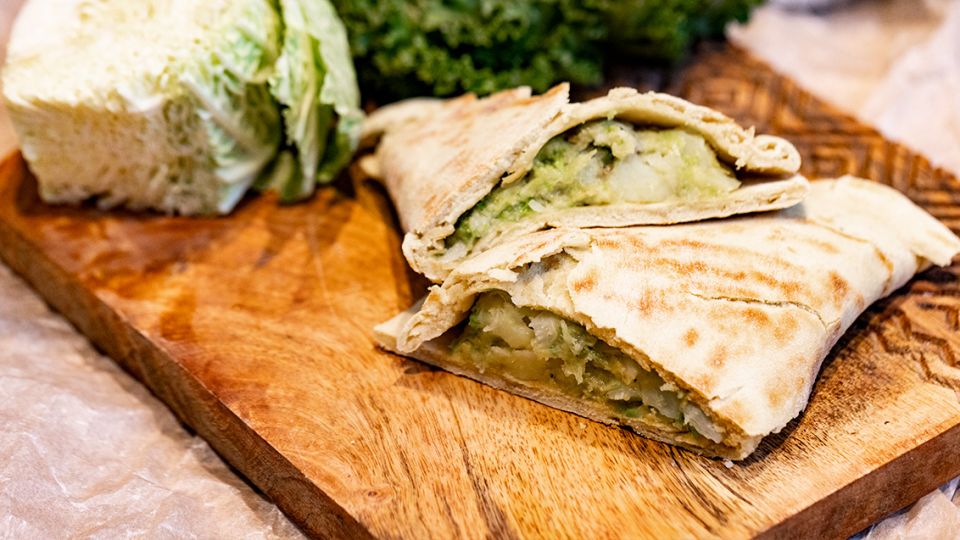 /productFiles/8660/960x540-1-1074-26-beautyshot-Piadina-s-kapustou-bramborami-a-ancovickami-1132x637.jpeg
