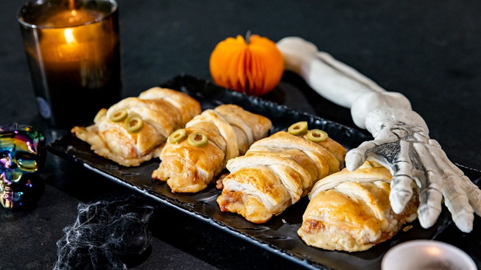/productFiles/8721/960x540-1-1092-26-beautyshot-Halloweenska-pizza-mumie-132x637.jpeg